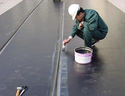 夏天高溫條件下自粘防水卷材揭膜難的原因及解決辦法！